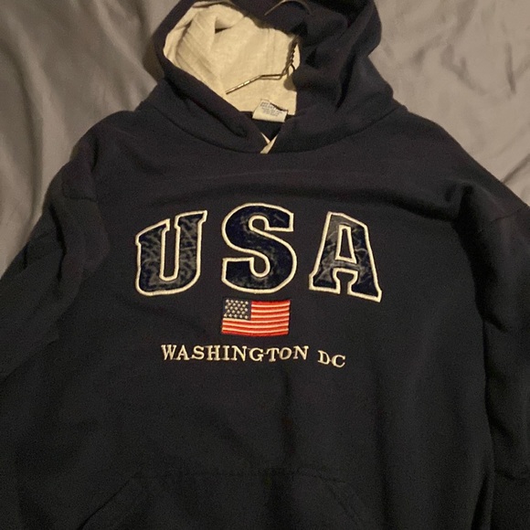 navy blue USA sweatshirt size large worn once. - Picture 1 of 2